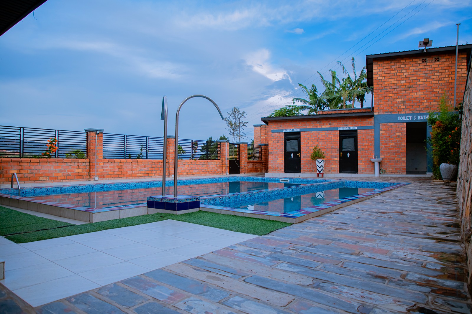 Weekender + Pool